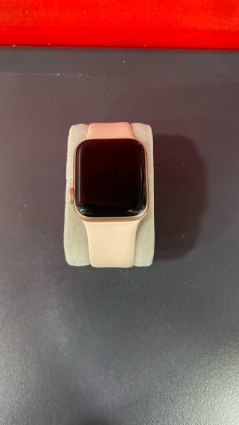 Apple Watch Série 6 boitier acier inoxydable 40mm 